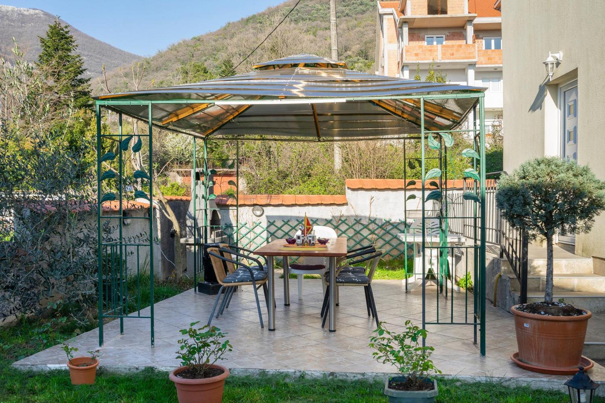 Apartments Viktoria Tivat Dış mekan fotoğraf