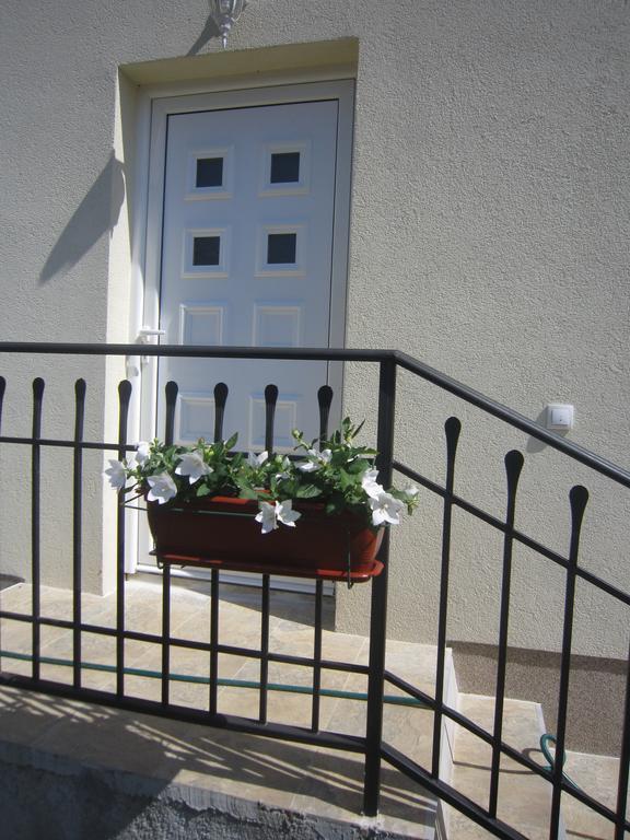 Apartments Viktoria Tivat Dış mekan fotoğraf