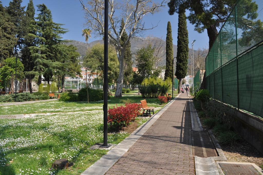 Apartments Viktoria Tivat Dış mekan fotoğraf