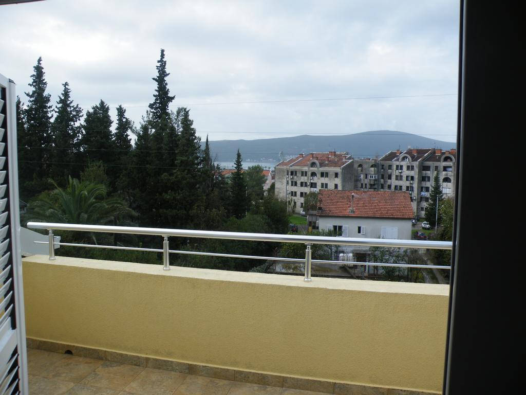 Apartments Viktoria Tivat Dış mekan fotoğraf