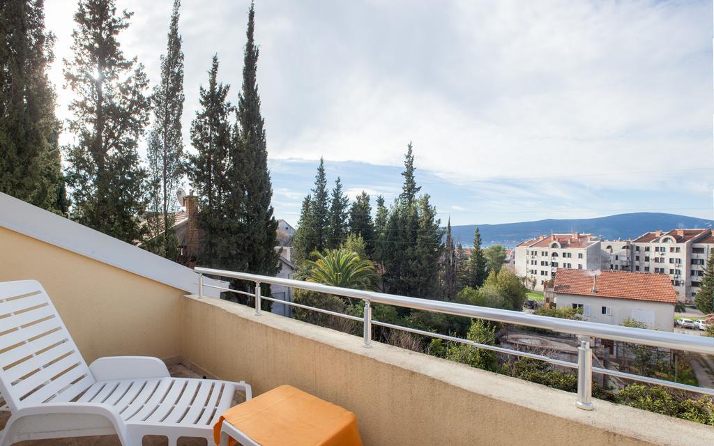 Apartments Viktoria Tivat Dış mekan fotoğraf