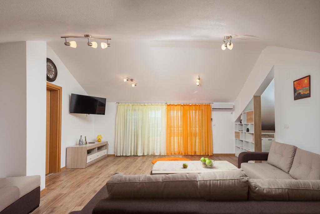 Apartments Viktoria Tivat Dış mekan fotoğraf