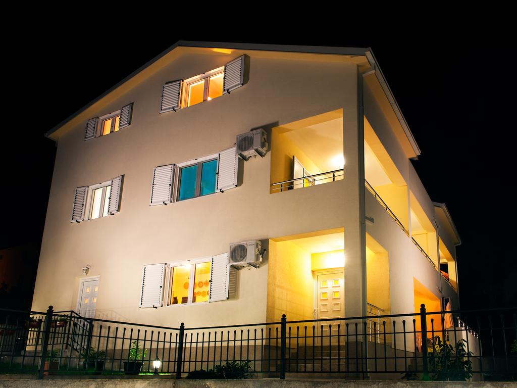 Apartments Viktoria Tivat Dış mekan fotoğraf