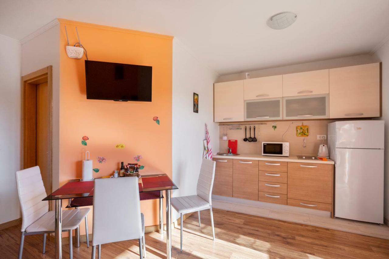 Apartments Viktoria Tivat Dış mekan fotoğraf
