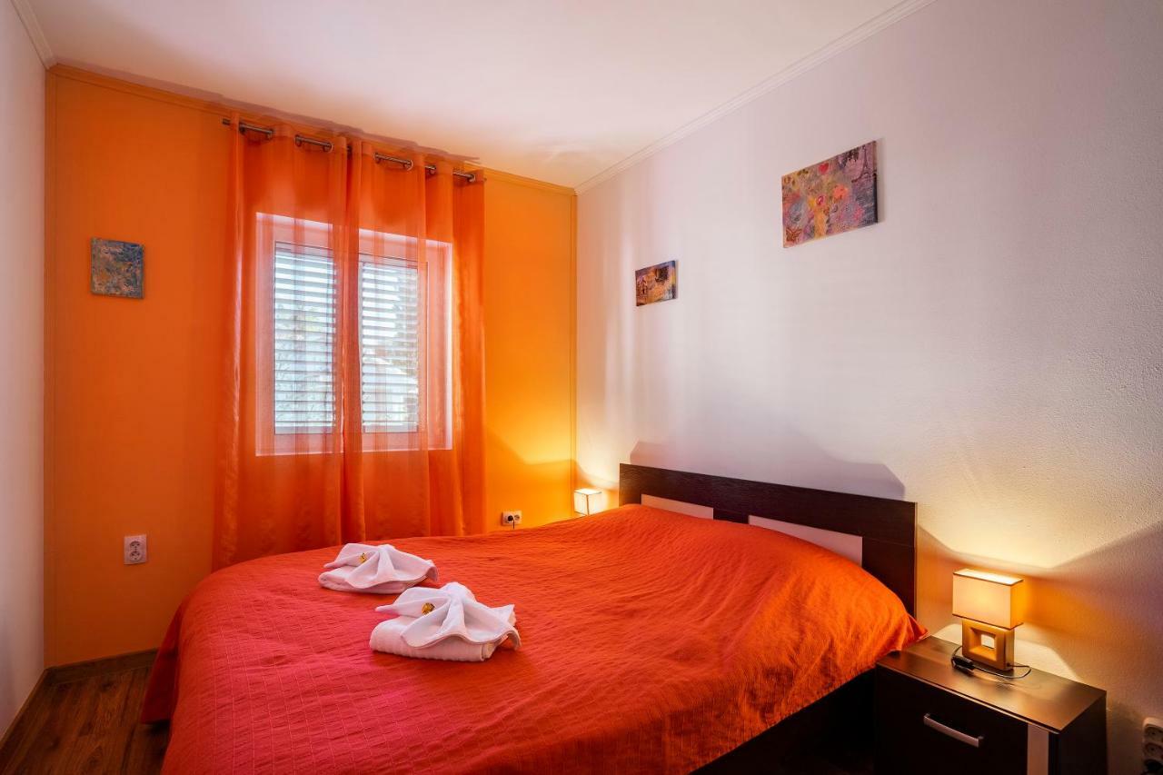 Apartments Viktoria Tivat Dış mekan fotoğraf